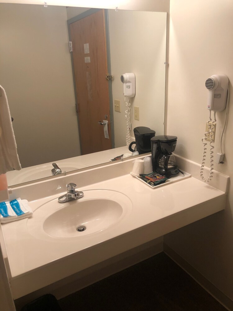 Simple Rewards Inn Shelbina AU146 Deals & Reviews (Shelbina, USA) Wotif