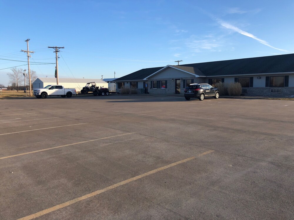 Simple Rewards Inn Shelbina in Shelbina Best Rates & Deals on Orbitz