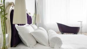 Ropa de cama de alta calidad, caja fuerte, escritorio y cortinas opacas