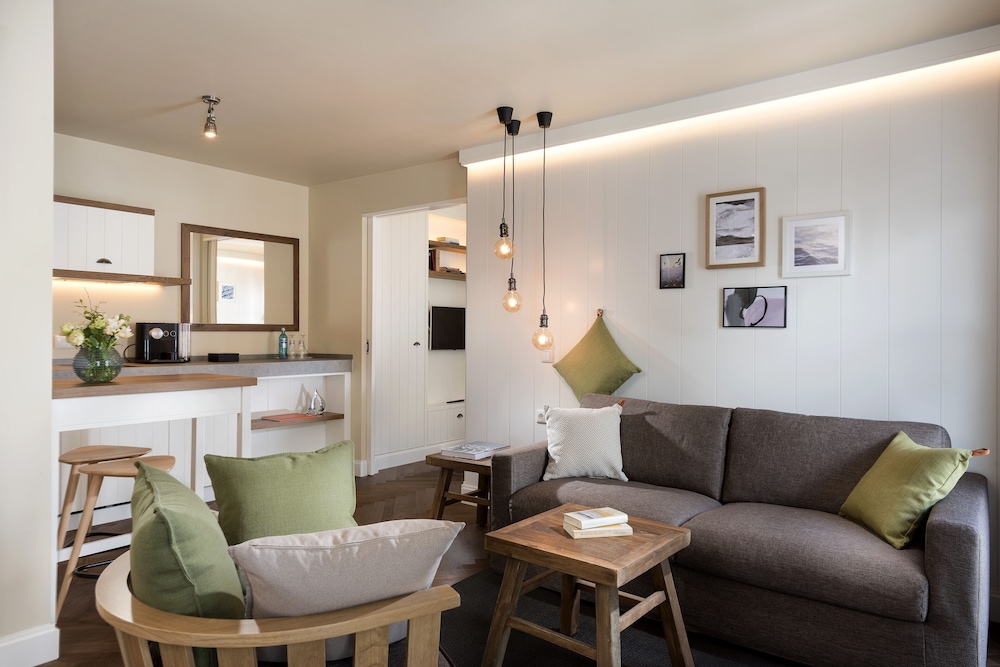 LOEV Hotel - Photo 4