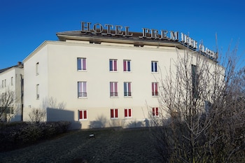 Hotel Saint Thibault Les Vignes Hotel Saint Thibault Les Vignes