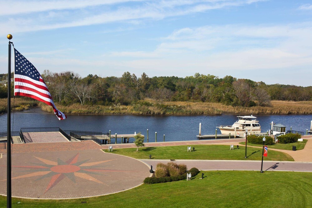 Hilton Garden Inn Suffolk Riverfront In Norfolk Virginia Beach