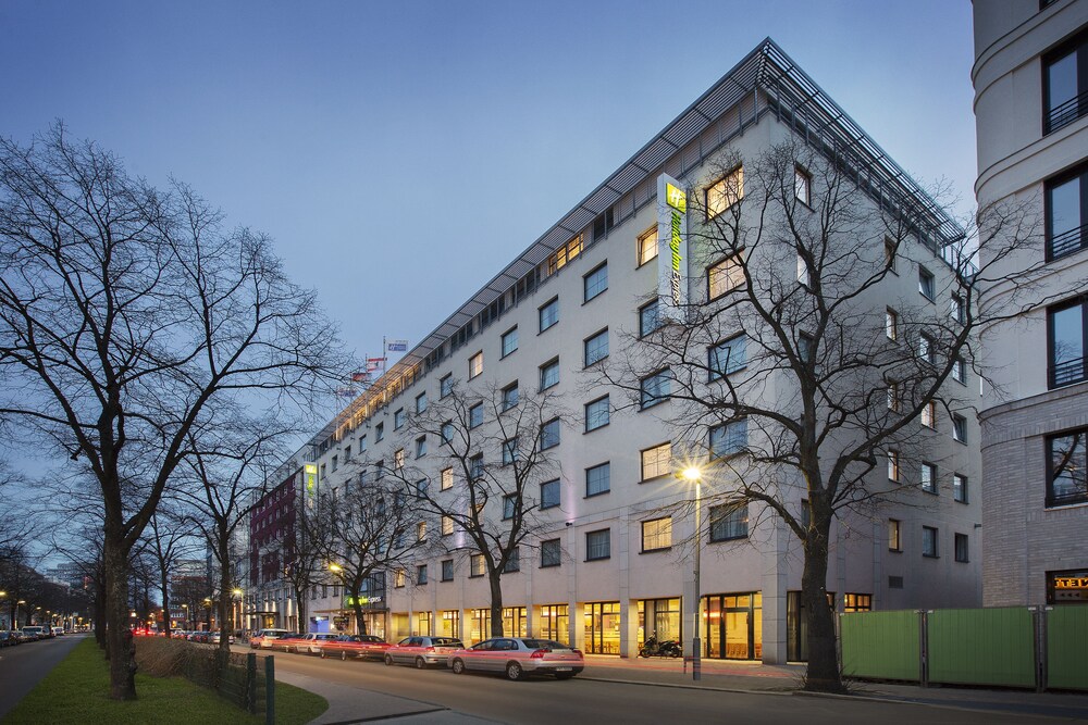 Holiday Inn Express Berlin City Centre (Berlin) - 2019 ...