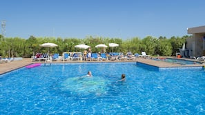 2 outdoor pools, pool umbrellas, pool loungers