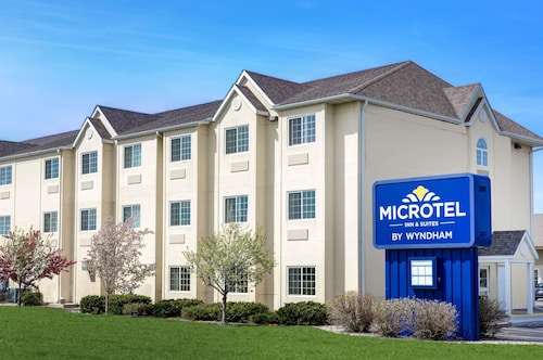 Great Place to stay Microtel Inn & Suites by Wyndham Mankato near Mankato 