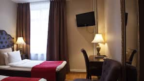 Iron/ironing board, free WiFi, linens