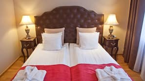 Iron/ironing board, free WiFi, linens