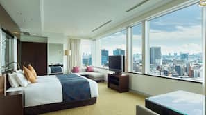Premium bedding, minibar, in-room safe, desk