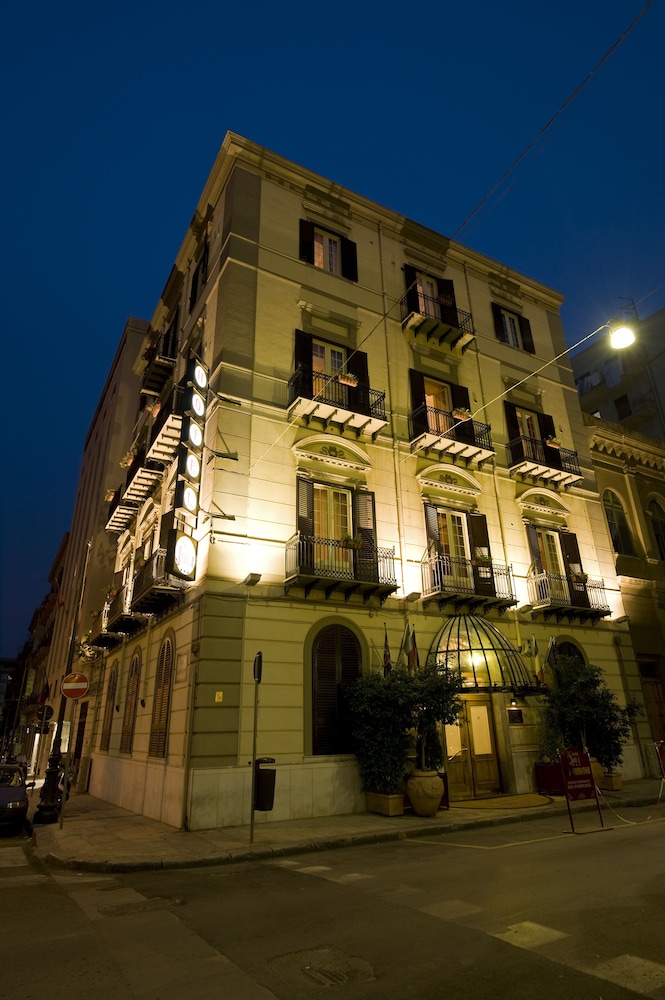 Hotel Joli