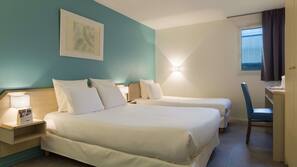 Free WiFi, linens