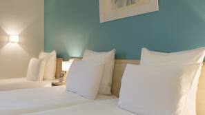 Free WiFi, linens