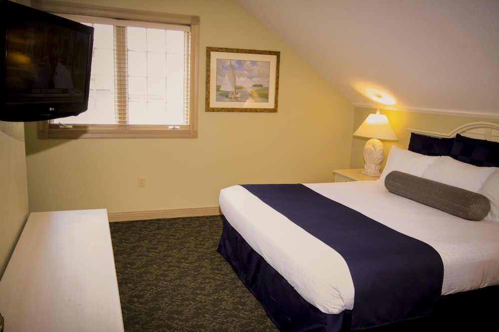 Blue Harbor Resort and Conference Center, Sheboygan 182 Room Prices