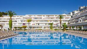 2 outdoor pools, pool umbrellas, pool loungers