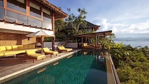 เครื่องนอนระดับพรีเมียม, เตียง Select Comfort, มินิบาร์, ตู้นิรภัย