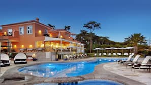 Piscina interna, piscina externa