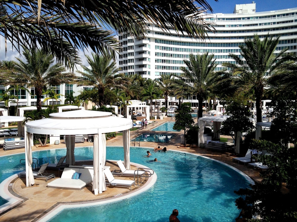 Exterior, Fontainebleau Miami Beach