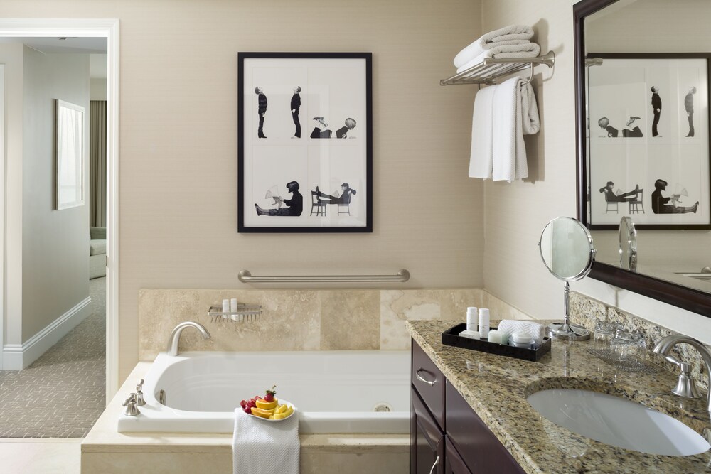 Bathroom, Fontainebleau Miami Beach