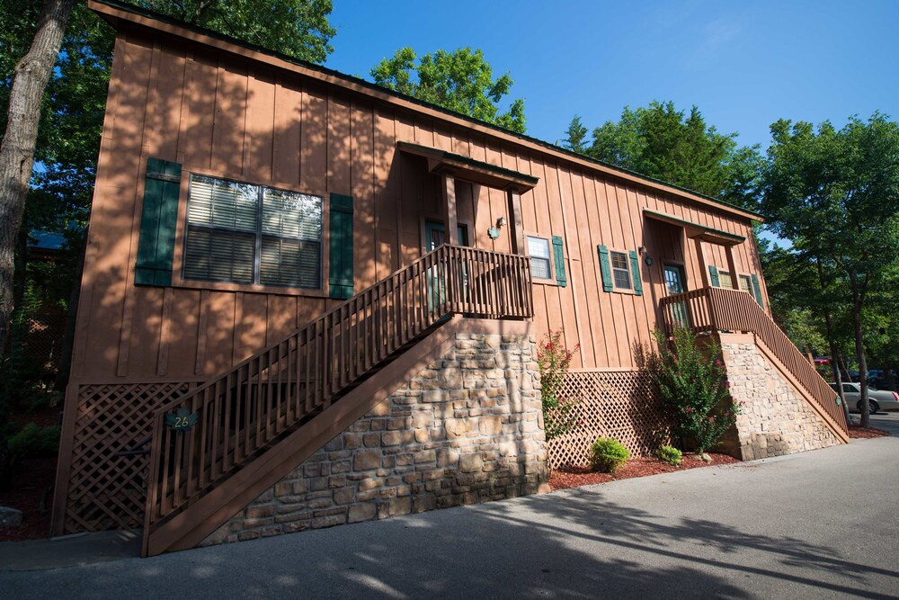 The Cabins at Green Mountain in Branson, MO | Expedia