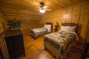 The Cabins At Green Mountain Branson 2020 Room Prices Reviews