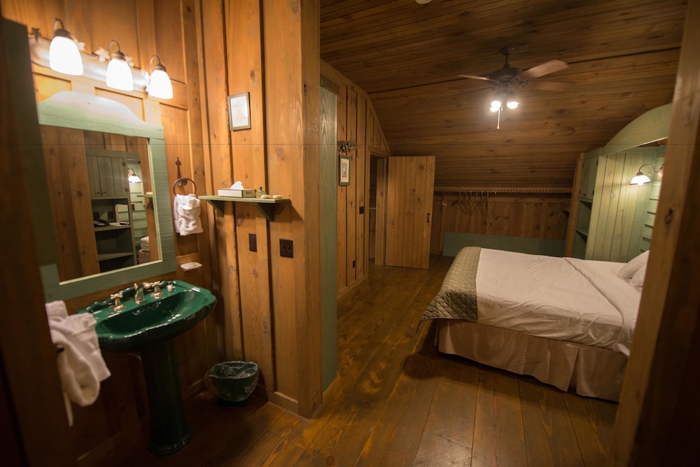 Room, Cabins at Green Mountain, Trademark Collection by Wyndham