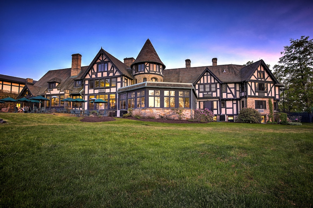 Punderson Manor Lodge and Conference Center in Newbury, United States