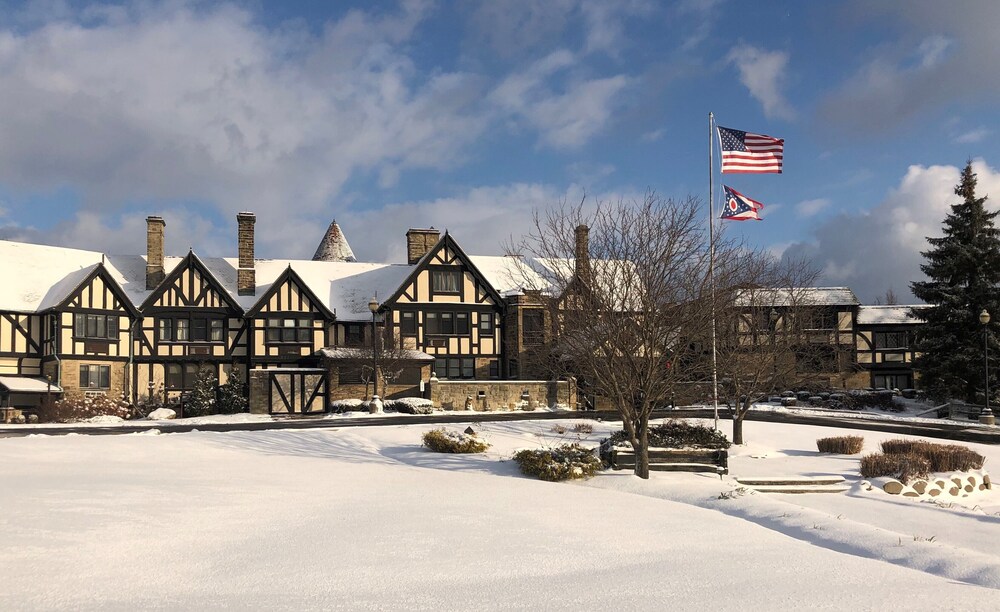 Punderson Manor Lodge And Conference Center In Newbury Hotel