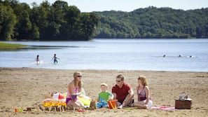 Beach nearby, kayaking, motor boating, rowing