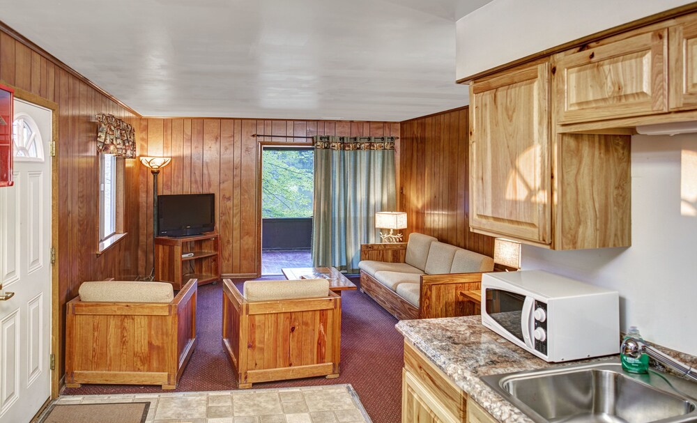 Living room, Salt Fork Lodge and Conference Center