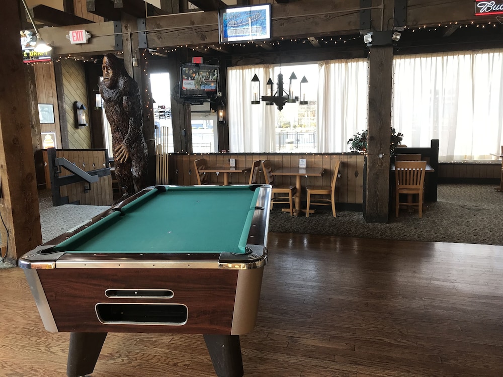 Salt Fork Lodge and Conference Center in Cambridge Best Rates & Deals