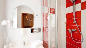 Dusche im Bad
