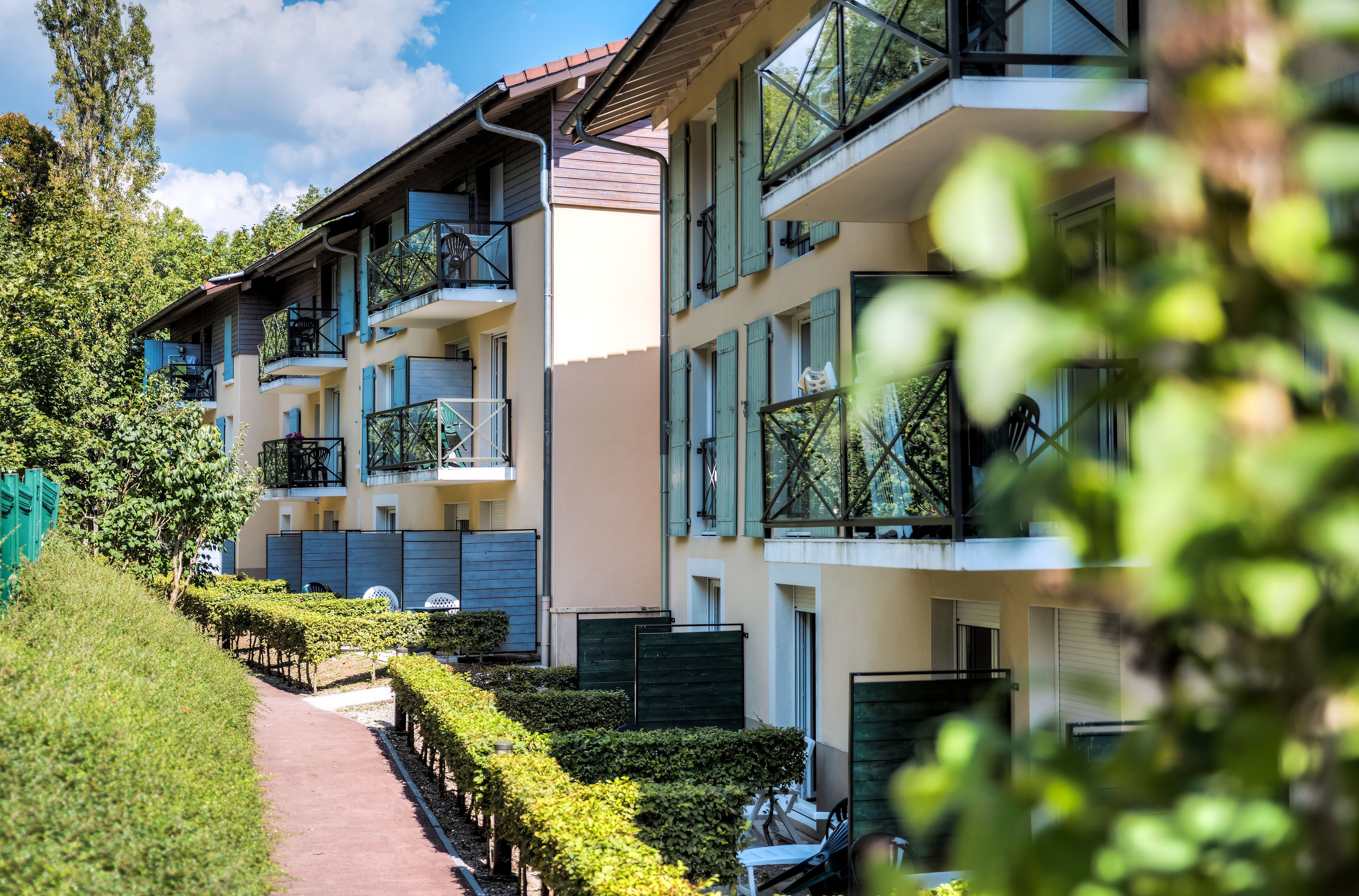 Zenitude Hôtel-Résidences L'Orée du Parc in Divonne-les-Bains in Divonne les Bains, France