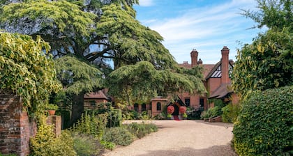 Careys Manor & Senspa