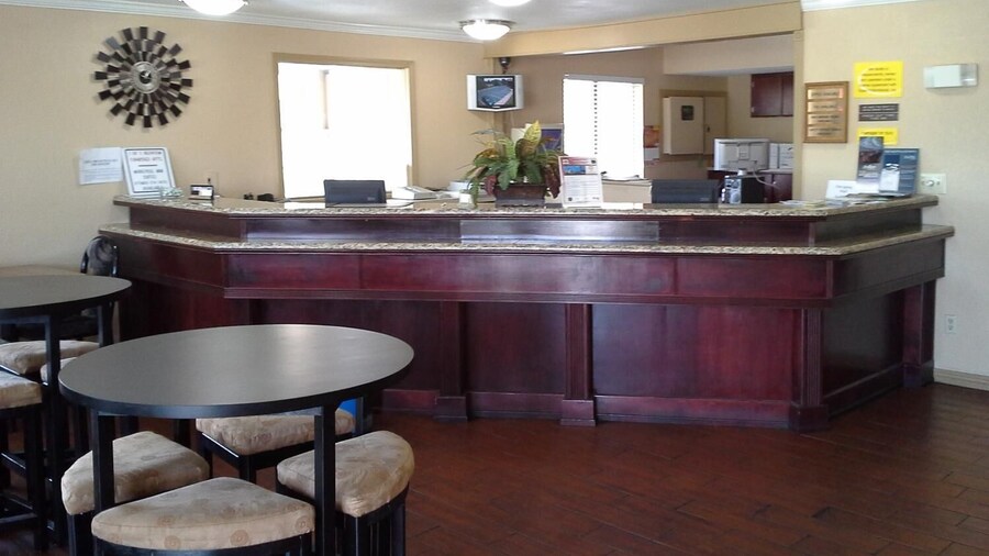 Travelodge by Wyndham Tulsa