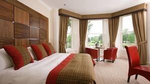 Egyptian cotton sheets, premium bedding, pillowtop beds, desk