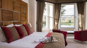 Egyptian cotton sheets, premium bedding, pillowtop beds, desk