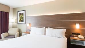 In-room safe, desk, iron/ironing board, free WiFi