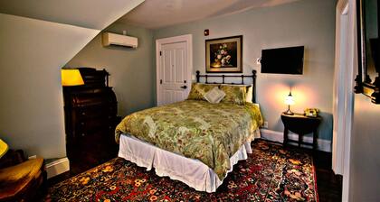 The Samuel Sewall Inn