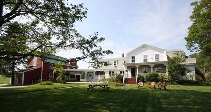 Maple Hill Farm Inn
