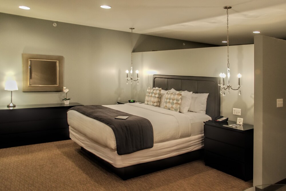 Belamere Suites Hotel in Toledo Best Rates & Deals on Orbitz