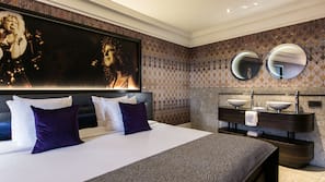 Premium bedding, in-room safe, desk, blackout drapes
