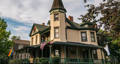 Hummingbird Inn