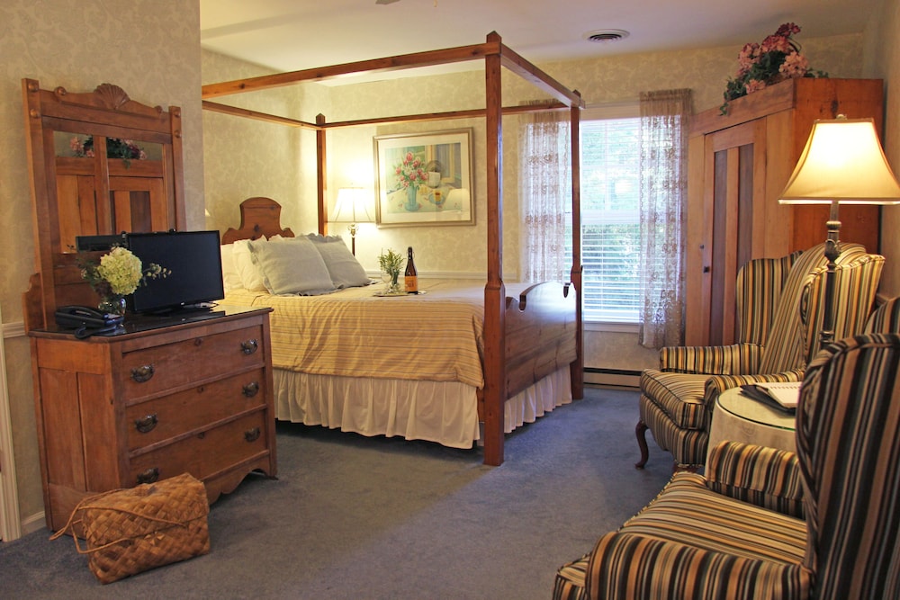 Eagle Harbor Inn in Ephraim Best Rates & Deals on Orbitz
