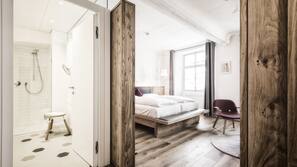Allergikerbettwaren, Minibar, Zimmersafe, individuell eingerichtet