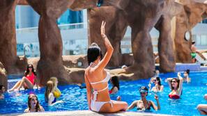 Outdoor pool, pool umbrellas, sun loungers