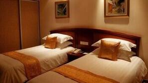 Minibar, in-room safe, iron/ironing board