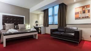 Egyptian cotton sheets, premium bedding, minibar, in-room safe
