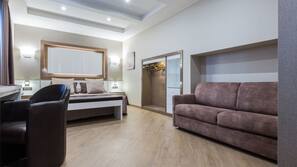 Egyptian cotton sheets, premium bedding, minibar, in-room safe