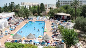 Indoor pool, 2 outdoor pools, pool umbrellas, pool loungers