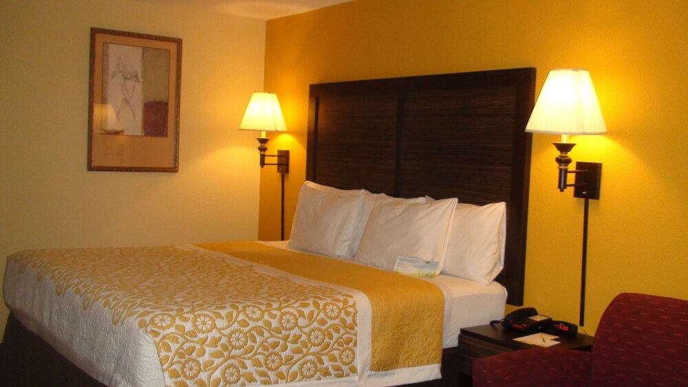 Days Inn by Wyndham Madison