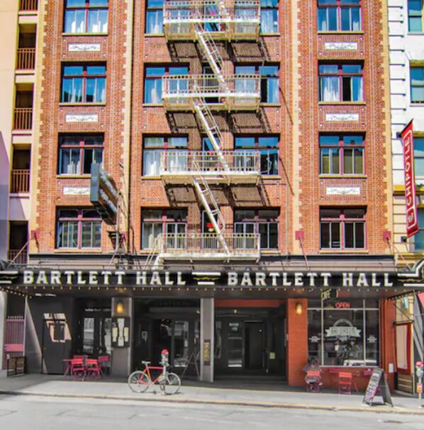 Book The Bartlett Hotel and Guesthouse in San Francisco